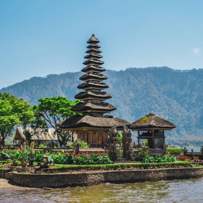 North Bali Danau Beratan Temple - Mountain Wonders